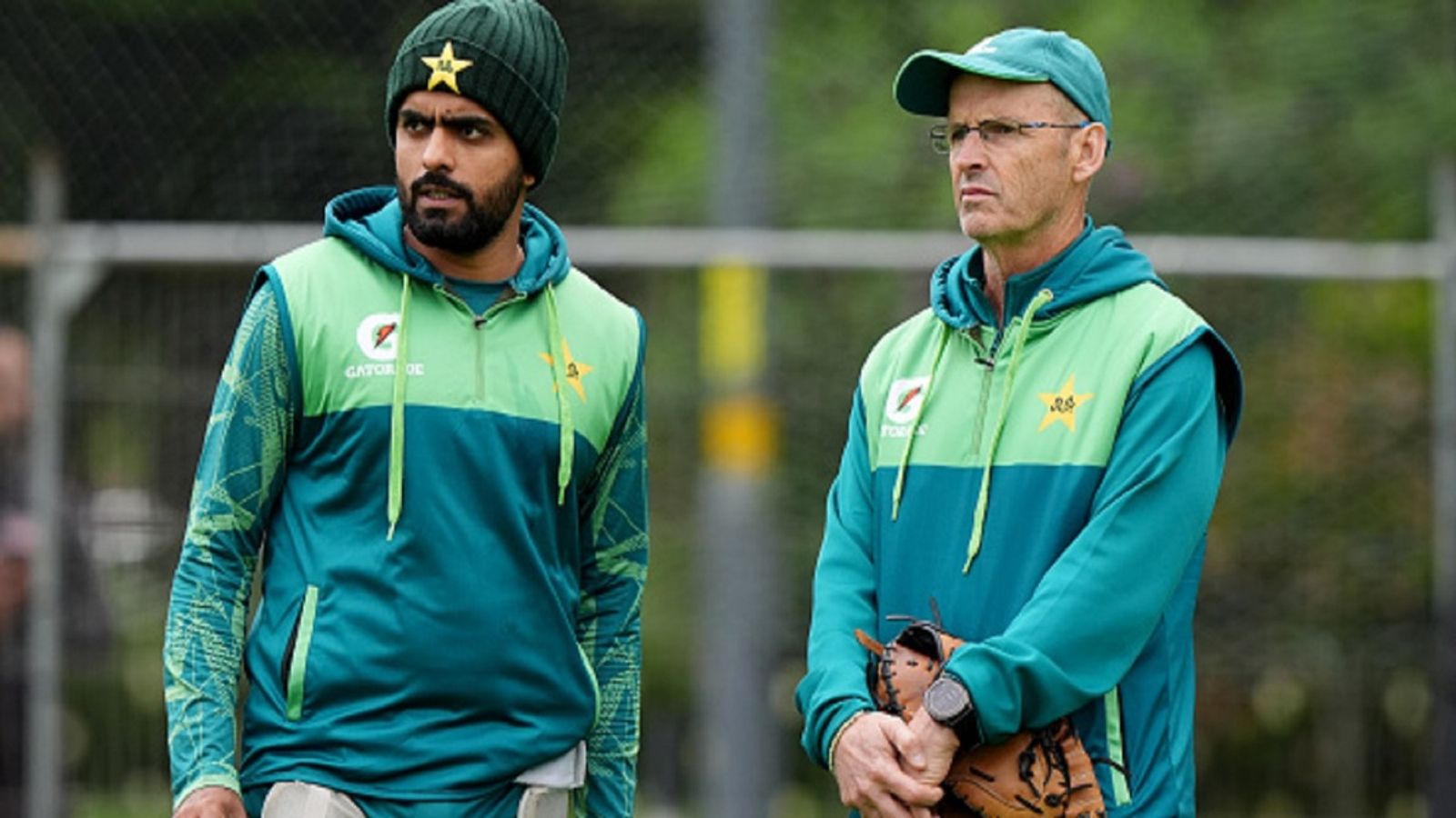 पाकिस्तान क्रिकेट में भूचाल! बाबर आजम के कप्तानी छोड़ने के बाद हेड कोच गैरी कर्स्टन भी लौटे घर, उड़ान भरने से पहले चयन समिति से बातचीत आई सामने?  पाकिस्तान क्रिकेट में भूचाल! बाबर आजम के कप्तानी छोड़ने के बाद हेड कोच गैरी कर्स्टन भी लौटे घर, उड़ान भरने से पहले चयन समिति से बातचीत आई सामने?