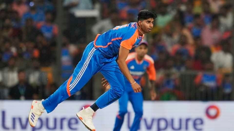 IND vs BAN: मयंक यादव का डेब्यू मैच में बवाल, पहला ओवर फेंका मेडन, 8वीं गेंद पर लिया विकेट, 150 के करीब पहुंची रफ्तार, बना डाला खास रिकॉर्ड