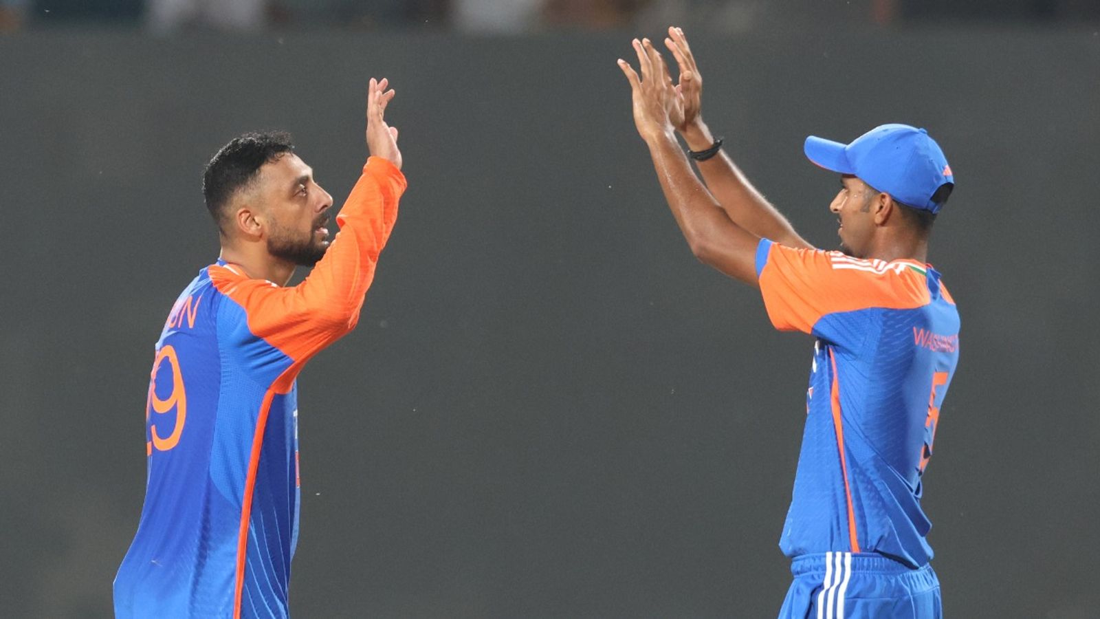 IND vs BAN: वरुण चक्रवर्ती 3 साल बाद टीम इंडिया में लौटने पर हो गए इमोशनल, कहा- जब बाहर था तब लोग... IND vs BAN: वरुण चक्रवर्ती 3 साल बाद टीम इंडिया में लौटने पर हो गए इमोशनल, कहा- जब बाहर था तब लोग...