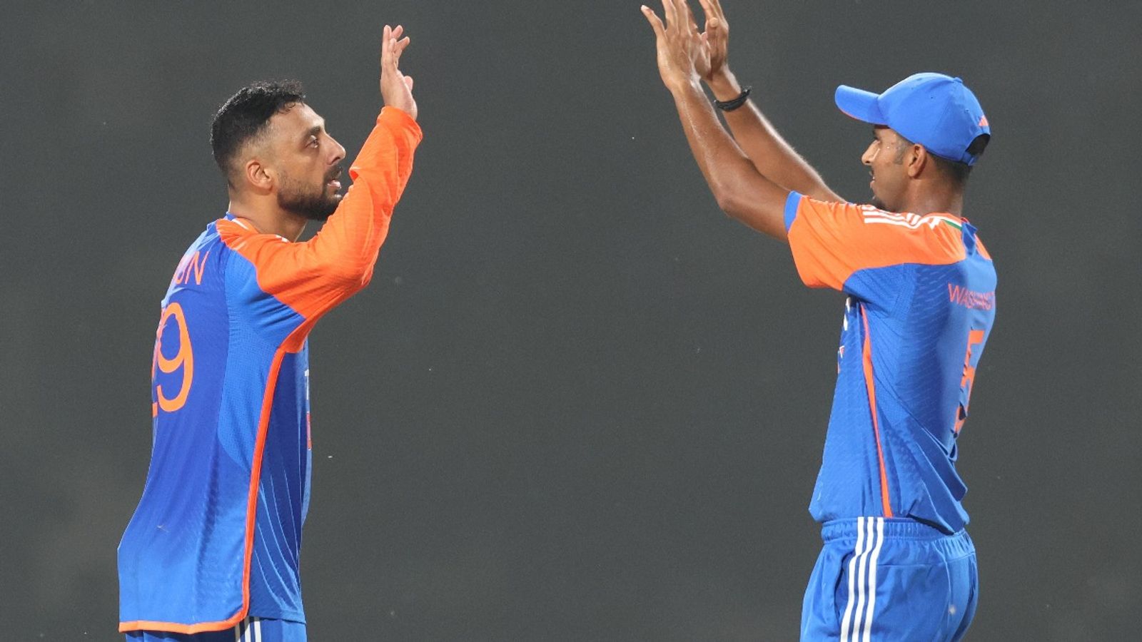 IND vs BAN: 35 महीने बाद भारतीय टीम में वापसी करने वाले गेंदबाज की तूफानी वापसी, 86 मैचों बाद मिला मौका, स्कॉटलैंड के खिलाफ खेला था आखिरी मुकाबला IND vs BAN: 35 महीने बाद भारतीय टीम में वापसी करने वाले गेंदबाज की तूफानी वापसी, 86 मैचों बाद मिला मौका, स्कॉटलैंड के खिलाफ खेला था आखिरी मुकाबला