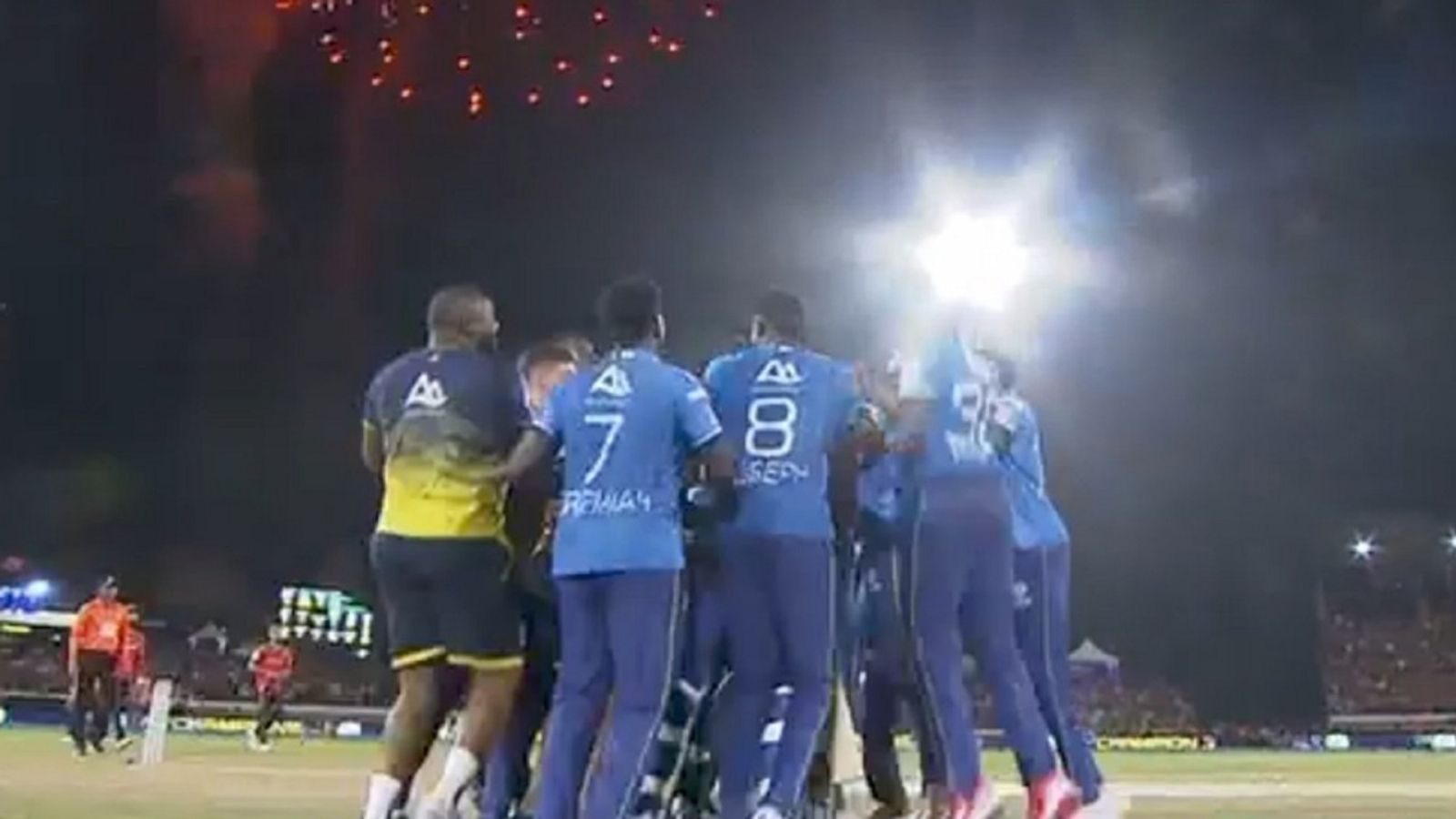 CPL 2024: एरॉन जोन्स-रोस्टन चेज की हाहाकारी पारी के दम पर सेंट लूसिया किंग्स बनी पहली बार चैंपियन, 51 रन पर चार विकेट गंवाने के बाद गयाना पर दर्ज की धमाकेदार जीत CPL 2024: एरॉन जोन्स-रोस्टन चेज की हाहाकारी पारी के दम पर सेंट लूसिया किंग्स बनी पहली बार चैंपियन, 51 रन पर चार विकेट गंवाने के बाद गयाना पर दर्ज की धमाकेदार जीत