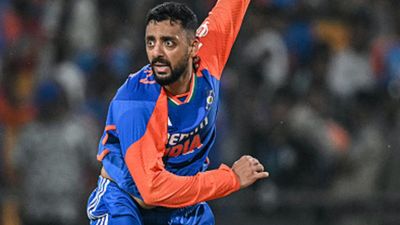 'ये मेरे पुनर्जन्म जैसा है', तीन साल बाद टीम इंडिया की जर्सी पहनने पर इमोशनल हुए वरुण चक्रवर्ती, सालों बाद कही दिल में दबी बात SportsTak Hindi