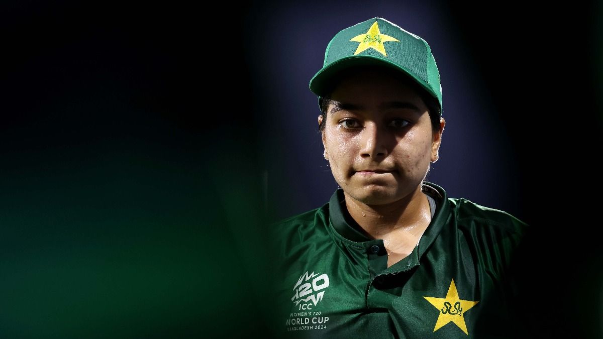 T20 World Cup 2024 के बीच पाकिस्तान को लगा तगड़ा झटका, ऑस्ट्रेलिया के खिलाफ मैच से पहले कप्तान को लौटना पड़ा घर, जानें क्या है वजह ?
