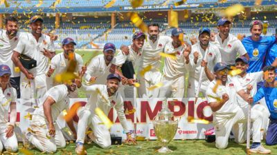 Ranji Trophy 2024-25 का आज से आगाज, देश के 19 वेन्यू पर 38 टीमों के बीच खेले जाएंगे मुकाबले, जानिए टूर्नामेंट की जरूरी बातें SportsTak Hindi