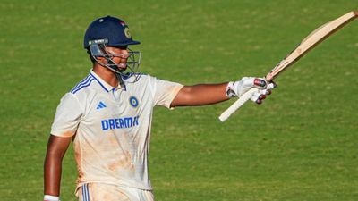 वर्ल्ड रिकॉर्डधारी शतकवीर भारतीय बदलना चाहता है टीम, ऑस्ट्रेलिया के खिलाफ धमाल के बाद अब उठाएगा ऐसा कदम! Vaibhav Suryavanshi (Photo Credit: PTI)