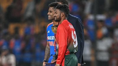 IND vs BAN : सूर्यकुमार यादव ने जीता टॉस, गौतम गंभीर के चहेते का नहीं हो सका डेब्यू, जानें दोनों टीमों की Playing XI सूर्यकुमार यादव और नजमुल हुसैन शांतो