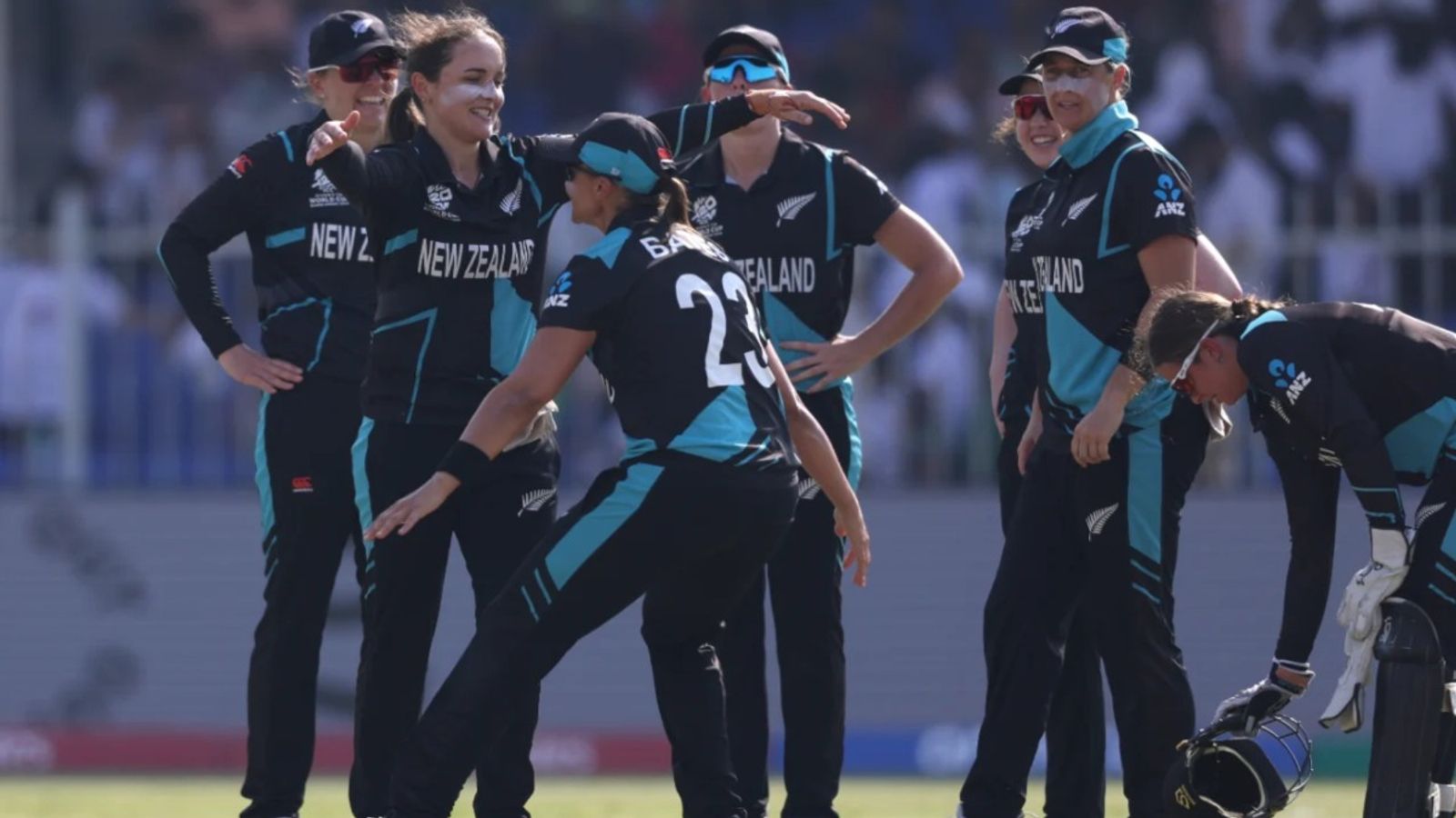 Women T20 World Cup: न्यूजीलैंड ने श्रीलंका को 8 विकेट से कूटा, भारत को पछाड़ने का मौका छूटा, सेमीफाइनल की उम्मीदें बरकरार Women T20 World Cup: न्यूजीलैंड ने श्रीलंका को 8 विकेट से कूटा, भारत को पछाड़ने का मौका छूटा, सेमीफाइनल की उम्मीदें बरकरार