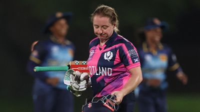 पुलिस की नौकरी करते हुए खेला क्रिकेट, टीम को दिलाया वर्ल्ड कप टिकट, अब इंस्पेक्टर बनने के लिए किया संन्यास का ऐलान SportsTak Hindi