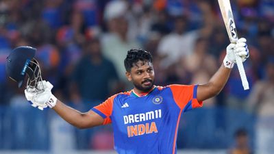 Sanju Samson : 6,6,6...संजू सैमसन ने किस बांग्लादेशी गेंदबाज के ओवर में उड़ाए 5 छक्के, BCCI ने जारी किया धमाकेदार Video संजू सैमसन