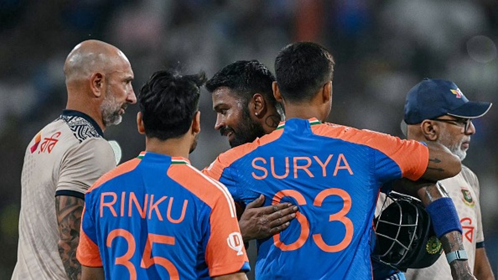 IND vs BAN: कैच भी पकड़ा, विकेट भी लिए और रन भी बनाए, सूर्य या संजू नहीं 31 साल के इस खिलाड़ी ने जीता प्लेयर ऑफ द सीरीज अवॉर्ड IND vs BAN: कैच भी पकड़ा, विकेट भी लिए और रन भी बनाए, सूर्य या संजू नहीं 31 साल के इस खिलाड़ी ने जीता प्लेयर ऑफ द सीरीज अवॉर्ड