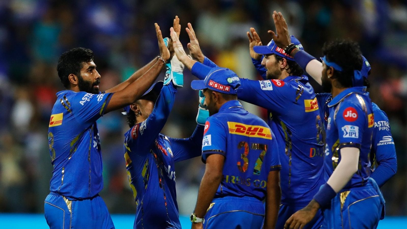 मुंबई इंडियंस ने भारत को टी20 वर्ल्ड कप जिताने वाले दिग्गज को बनाया कोच, IPL 2025 से पहले लिया बड़ा फैसला! मुंबई इंडियंस ने भारत को टी20 वर्ल्ड कप जिताने वाले दिग्गज को बनाया कोच, IPL 2025 से पहले लिया बड़ा फैसला!