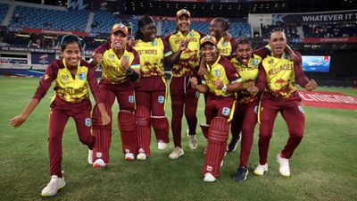 Women T20 World Cup: वेस्ट इंडीज का धमाका, 6 साल सेमीफाइनल में दाखिल, वर्ल्ड नंबर 2 इंग्लैंड को 6 विकेट से हराकर किया बाहर SportsTak Hindi