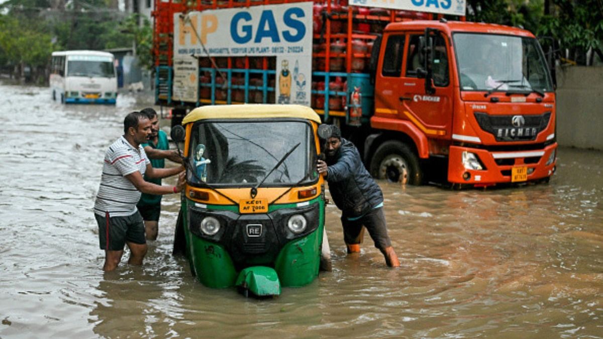 IND vs NZ बेंगलुरु टेस्ट के पांचों दिन बारिश से धुलेंगे! न्यूजीलैंड के खिलाफ पहले मैच की वेदर रिपोर्ट डराने वाली, जानिए कब कितना खेल हो पाएगा 