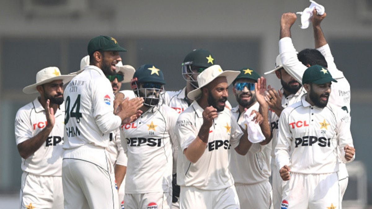 PAK vs ENG: पाकिस्तान को 3 साल 8 महीने बाद घर में मिली टेस्ट जीत, बाबर आजम को बाहर करते ही इंग्लैंड को 152 रन से पीटा, 38 साल के बॉलर ने चटकाए 11 विकेट