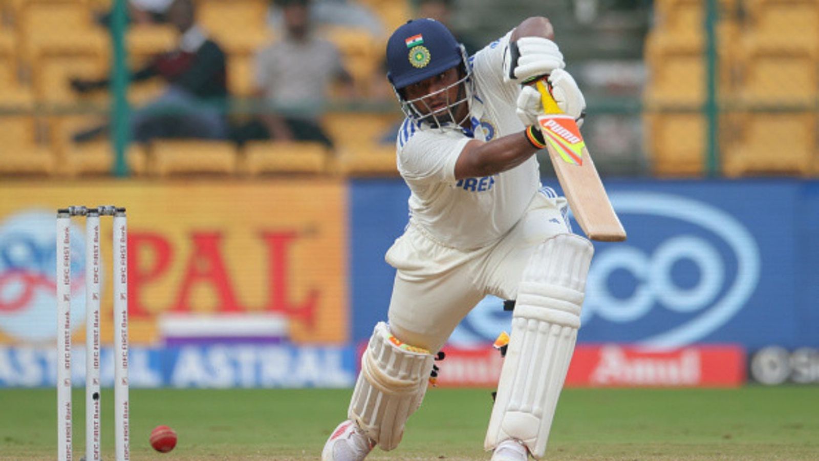 Sarfaraz Khan Century: सरफराज खान ने ठोका टेस्ट करियर का पहला सैकड़ा, धुंआधार बैटिंग से किया कमाल Sarfaraz Khan Century: सरफराज खान ने ठोका टेस्ट करियर का पहला सैकड़ा, धुंआधार बैटिंग से किया कमाल