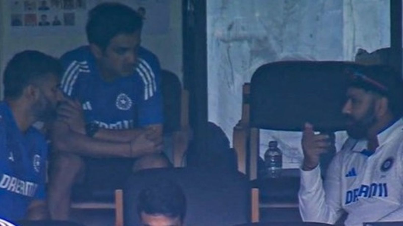 IND vs NZ: न्यूजीलैंड से हार के तुरंत बाद अभिषेक नायर और गौतम गंभीर से बात करने पहुंचा ये खिलाड़ी, जानें पूरा मामला IND vs NZ: न्यूजीलैंड से हार के तुरंत बाद अभिषेक नायर और गौतम गंभीर से बात करने पहुंचा ये खिलाड़ी, जानें पूरा मामला