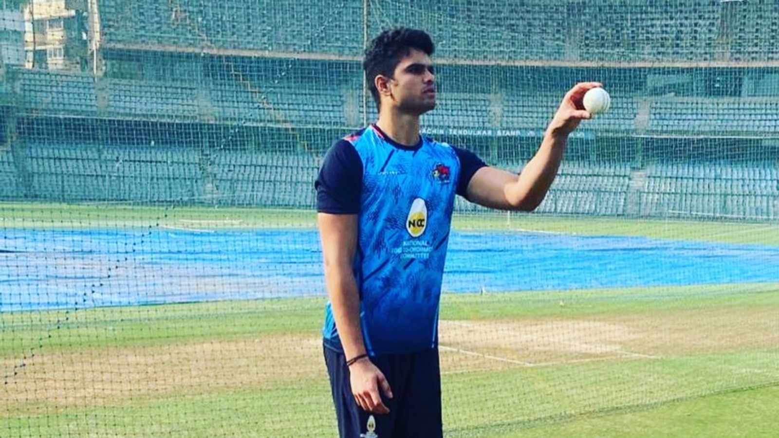 अर्जुन तेंदुलकर की गेंदों ने मचाया कत्लेआम, बल्लेबाजों की आई शामत, 6 विकेट चटकाकर टीम को दिलाई लगाई दूसरी जीत अर्जुन तेंदुलकर की गेंदों ने मचाया कत्लेआम, बल्लेबाजों की आई शामत, 6 विकेट चटकाकर टीम को दिलाई लगाई दूसरी जीत