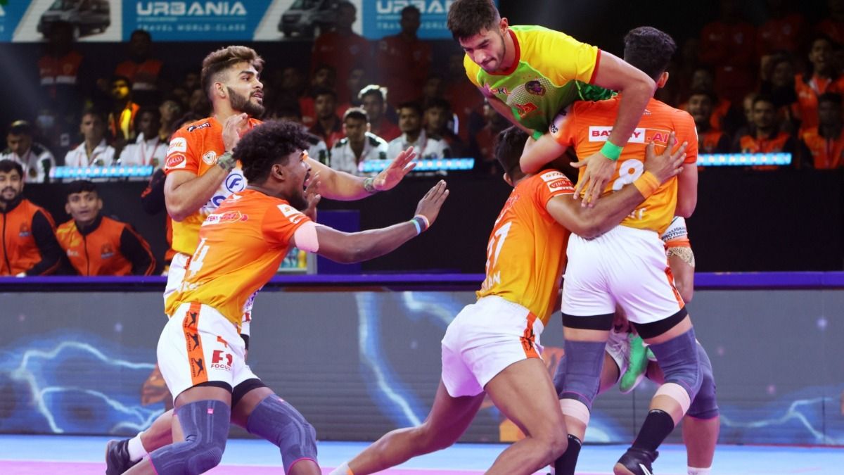 Pro Kabaddi league: यूपी योद्धाज ने जीत से खोला खाता तो पुणेरी पलटन ने लगातार दूसरे मैच में हासिल की विजय
