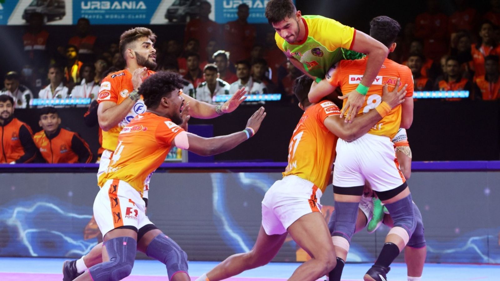Pro Kabaddi league: यूपी योद्धाज ने जीत से खोला खाता तो पुणेरी पलटन ने लगातार दूसरे मैच में हासिल की विजय Pro Kabaddi league: यूपी योद्धाज ने जीत से खोला खाता तो पुणेरी पलटन ने लगातार दूसरे मैच में हासिल की विजय