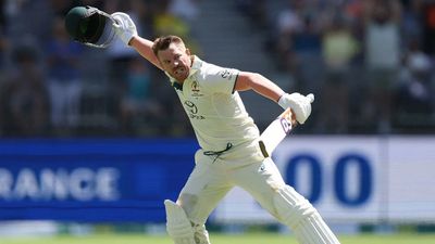 IND vs AUS: डेविड वॉर्नर भारत के खिलाफ खेलने के लिए खत्म करेंगे संन्यास! तूफानी खिलाड़ी का धमाकेदार खुलासा David Warner Test Cover