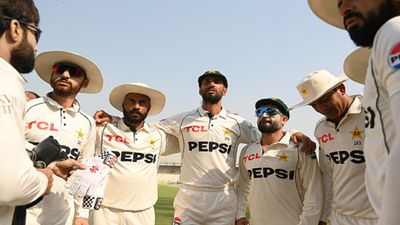 PAK vs ENG: इंग्लैंड के खिलाफ सीरीज जीतने के लिए पाकिस्तान की प्लेइंग XI का ऐलान, PCB ने इन 11 खिलाड़ियों को चुना SportsTak Hindi