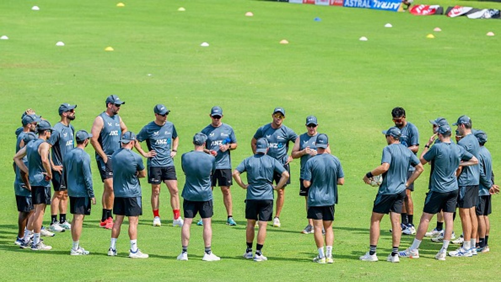 पुणे टेस्ट से पहले न्यूजीलैंड को मिली बड़ी राहत, टीम इंडिया कहीं गंवा तो नहीं देगी सीरीज पुणे टेस्ट से पहले न्यूजीलैंड को मिली बड़ी राहत, टीम इंडिया कहीं गंवा तो नहीं देगी सीरीज