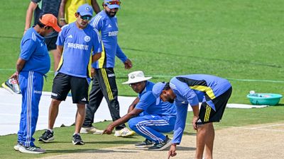 बेंगलुरु टेस्ट के बाद सभी की निगाहें पुणे की पिच पर जमी, जानिए 46 ऑलआउट वाली है या 500 पार होंगे! SportsTak Hindi