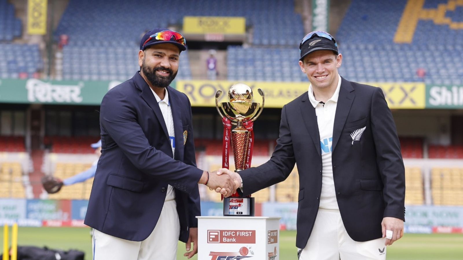 IND vs NZ : न्यूजीलैंड ने जीता टॉस, केएल राहुल सहित 3 खिलाड़ी टीम इंडिया से बाहर, जानें दोनों टीमों की Playing XI IND vs NZ : न्यूजीलैंड ने जीता टॉस, केएल राहुल सहित 3 खिलाड़ी टीम इंडिया से बाहर, जानें दोनों टीमों की Playing XI