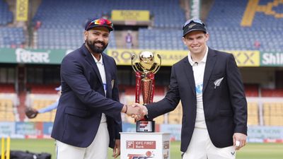 IND vs NZ : न्यूजीलैंड ने जीता टॉस, केएल राहुल सहित 3 खिलाड़ी टीम इंडिया से बाहर, जानें दोनों टीमों की Playing XI रोहित शर्मा और टॉम लाथम