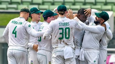 WTC Points Table : पुणे टेस्ट के बीच न्यूजीलैंड को तगड़ा झटका, साउथ अफ्रीका की जीत से बिगड़े समीकरण, भारत-ऑस्ट्रेलिया पर भी संकट! बांग्लादेश के सामने जीत दर्ज करने के बाद साउथ अफ्रीकी टीम