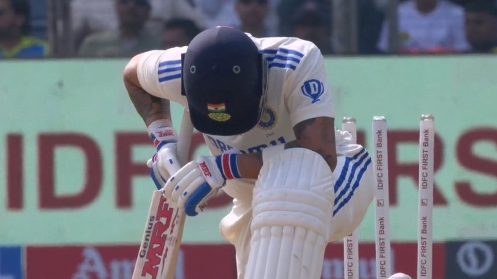 Virat Kohli : विराट कोहली को पिछले 4 सालों से टेस्ट क्रिकेट में इस कमजोरी ने जकड़ा, 22 में 19 बार आउट कर चुके हैं ये गेंदबाज Virat Kohli : विराट कोहली को पिछले 4 सालों से टेस्ट क्रिकेट में इस कमजोरी ने जकड़ा, 22 में 19 बार आउट कर चुके हैं ये गेंदबाज