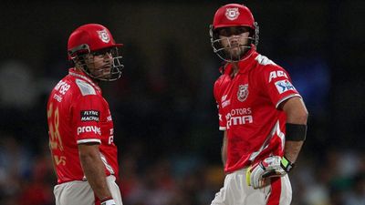 ग्लेन मैक्सवेल ने वीरेंद्र सहवाग पर लगाए मनमर्जी के आरोप, कहा- पंजाब किंग्स में मनमर्जी से खिलाड़ी लिए और निकाले, मेरे साथ 'धोखा' किया SportsTak Hindi