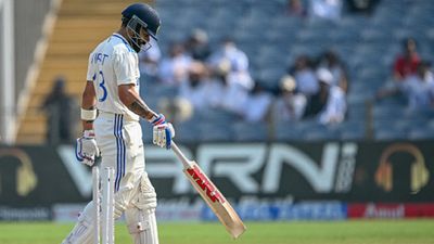 टीम इंडिया के 156 रन पर सिमटने के बाद न्यूजीलैंड के दिग्गज क्रिकेटर का चौंकाने वाला बयान, कहा- ये गलतफहमी है कि भारतीय बल्लेबाज... SportsTak Hindi