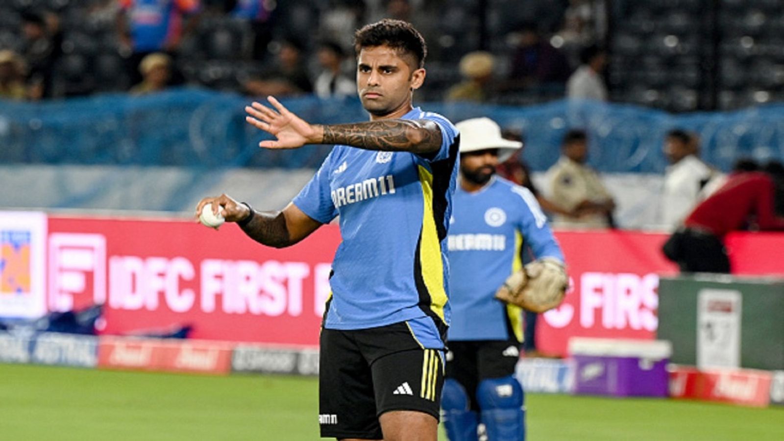 IND vs SA: साउथ अफ्रीका के खिलाफ भारतीय टी20 टीम का ऐलान, तीन खिलाड़ी बाहर तो 27 साल के बल्लेबाज समेत तीन प्लेयर्स को पहली बार मिला मौका IND vs SA: साउथ अफ्रीका के खिलाफ भारतीय टी20 टीम का ऐलान, तीन खिलाड़ी बाहर तो 27 साल के बल्लेबाज समेत तीन प्लेयर्स को पहली बार मिला मौका