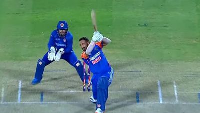 Who is Ramandeep Singh : 3450 किलोमीटर दूर ठोकी फिफ्टी तो टीम इंडिया में हुई एंट्री, जानिए कौन है IPL से नाम बनाने वाले रमनदीप सिंह? रमनदीप सिंह