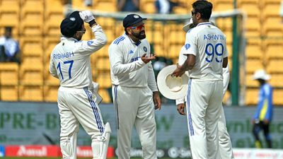 रोहित शर्मा का इन दो खिलाड़ियों के प्रदर्शन पर हैरानीभरा जवाब, बोले- उन दोनों को खराब खेल की अनुमति है, उनसे उम्मीद...  SportsTak Hindi