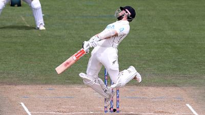 IND vs NZ: भारत के खिलाफ मुंबई टेस्ट नहीं खेलेगा न्यूजीलैंड का स्टार खिलाड़ी, तीसरे मैच से पहले बड़ी वजह आई सामने SportsTak Hindi