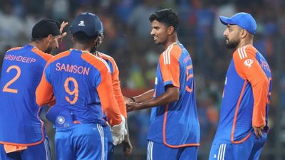 पंत-राहुल नहीं इस सनराइजर्स हैदराबाद के इस भारतीय स्टार के लिए दीवानी हुईं तीन चैंपियन टीमें, IPL Auction में मिलेगा बोरी भरकर पैसा! SportsTak Hindi