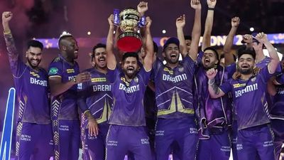 KKR 2025 IPL Retention List : श्रेयस अय्यर बाहर, रिंकू सिंह सहित केकेआर ने इन 6 खिलाड़ियों को किया रिटेन, जानें पूरी लिस्ट  Shreyas Iyer