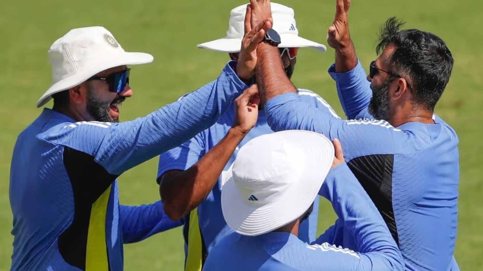 IND vs NZ: टीम इंडिया के कोच ने टेस्ट में मददगार पिच मांगने के आरोपों का किया खंडन, बोले- हमें तो जो... IND vs NZ: टीम इंडिया के कोच ने टेस्ट में मददगार पिच मांगने के आरोपों का किया खंडन, बोले- हमें तो जो...