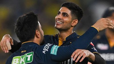 गुजरात टाइटंस के लिए शुभमन गिल त्याग करने को तैयार, खुद की सैलरी में कर सकते हैं कटौती, जानें पूरा मामला SportsTak Hindi