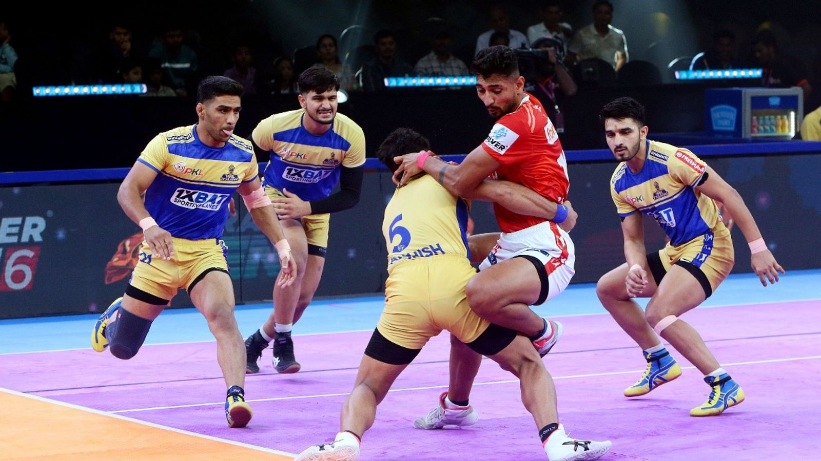 Pro Kabaddi League: तमिल थलाइवाज ने गुजरात जाएंट्स को 19 अंक से हराया, हरियाणा ने यूपी को मात देकर जीता तीसरा मैच Pro Kabaddi League: तमिल थलाइवाज ने गुजरात जाएंट्स को 19 अंक से हराया, हरियाणा ने यूपी को मात देकर जीता तीसरा मैच