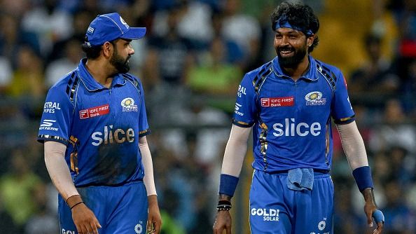 IPL Retention 2025 : हार्दिक पंड्या ने रोहित शर्मा को मुंबई इंडियंस के द्वारा रिटेन करने के बाद तोड़ी चुप्पी, कहा - हम पांच अंगुली की...