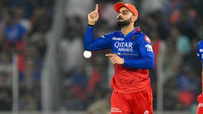 IPL Retention: RCB में 21 करोड़ में रिटेन होने पर विराट कोहली का बड़ा बयान, बोले- एक बार... SportsTak Hindi