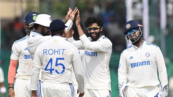 IND vs NZ : रवींद्र जडेजा ने 10 विकेट लेकर किया कमाल,  174 पर ढेर हुई न्यूजीलैंड, भारत को जीत के लिए मिला 147 रनों का लक्ष्य 