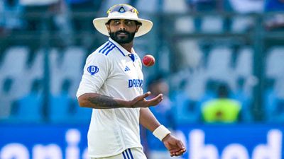 IND vs NZ: रवींद्र जडेजा ने किया आर अश्विन वाला काम, 12 साल में करियर में पहली बार इस मुकाम पर पहुंचे SportsTak Hindi