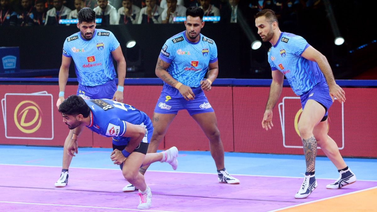Pro Kabaddi League: बंगाल वॉरियर्स ने हरियाणा स्टीलर्स को मात देकर टॉप 4 में बनाई जगह, पुणेरी पलटन की यू मुंबा पर जीत