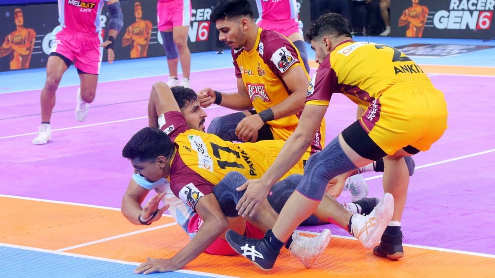 कबड्डी... मिट्टी से जुड़ा खेल, नसों में बहता रोमांच, गांव और शहरों के बीच की खाई भरने की गजब कहानी कबड्डी... मिट्टी से जुड़ा खेल, नसों में बहता रोमांच, गांव और शहरों के बीच की खाई भरने की गजब कहानी