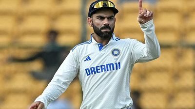 बड़ी खबर: विराट कोहली ने बॉर्डर-गावस्कर ट्रॉफी से पहले बदली अपनी टीम, न्यूजीलैंड के खिलाफ घटिया प्रदर्शन के बाद अचानक लिया चौंकाने वाला फैसला SportsTak Hindi