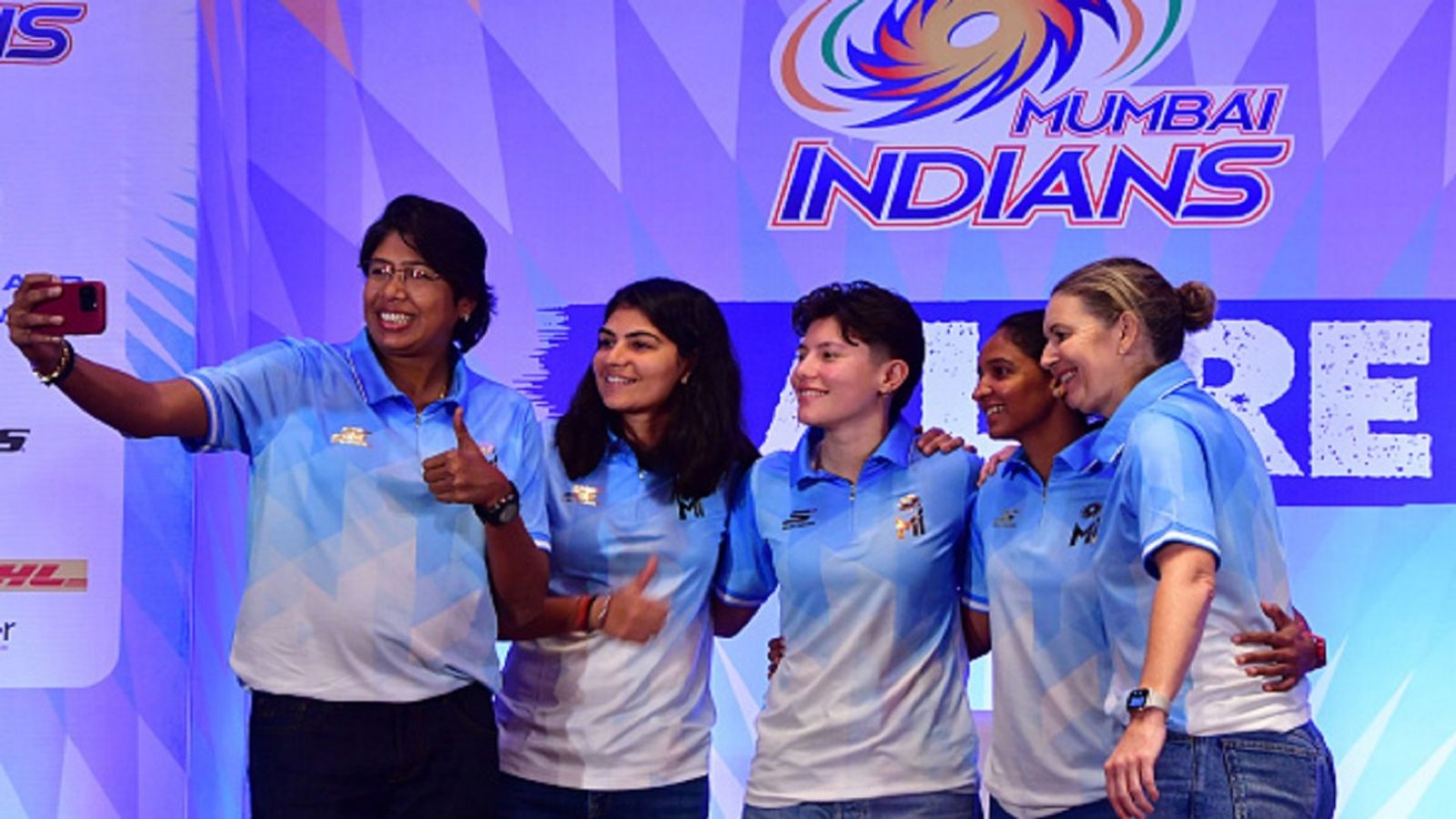 WPL 2025: मुंबई इंडियंस ने लीग इतिहास की पहली हैट्रिक लेने वाली गेंदबाज को किया बाहर, जानें सभी फ्रेंचाइजियों की रिटेंशन लिस्ट WPL 2025: मुंबई इंडियंस ने लीग इतिहास की पहली हैट्रिक लेने वाली गेंदबाज को किया बाहर, जानें सभी फ्रेंचाइजियों की रिटेंशन लिस्ट